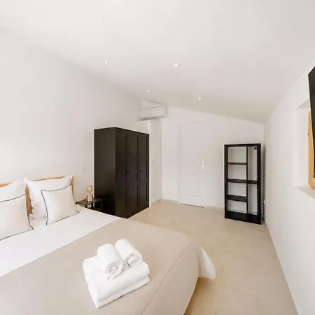 A C With Garden, 4bdr Sleeps 7 - Saint Tropez