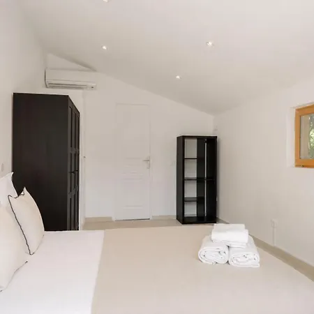 A C With Garden, 4bdr Sleeps 7 - Saint Tropez